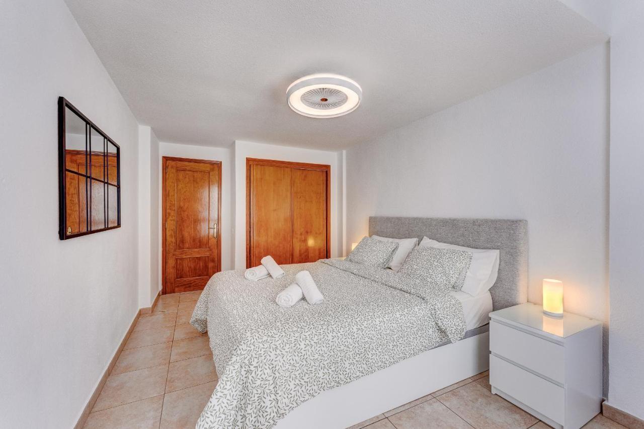 Pretty 1B Apartment In Diamantes 2, Heated Pool Лос Кристианос Екстериор снимка