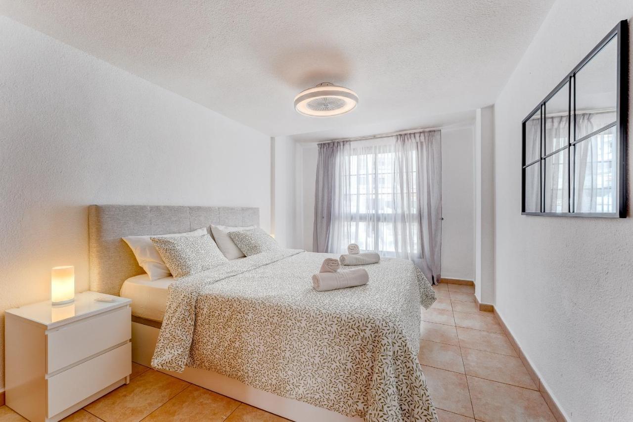 Pretty 1B Apartment In Diamantes 2, Heated Pool Лос Кристианос Екстериор снимка