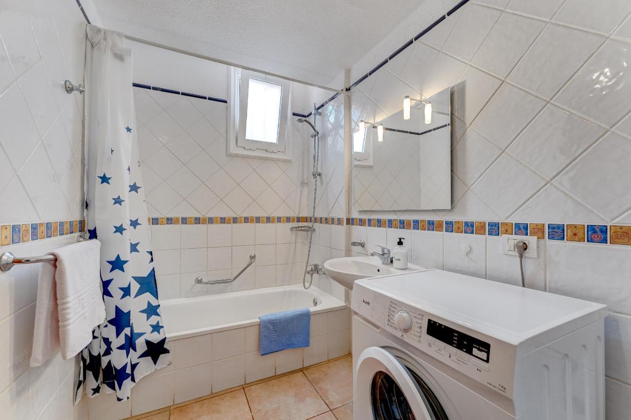 Pretty 1B Apartment In Diamantes 2, Heated Pool Лос Кристианос Екстериор снимка